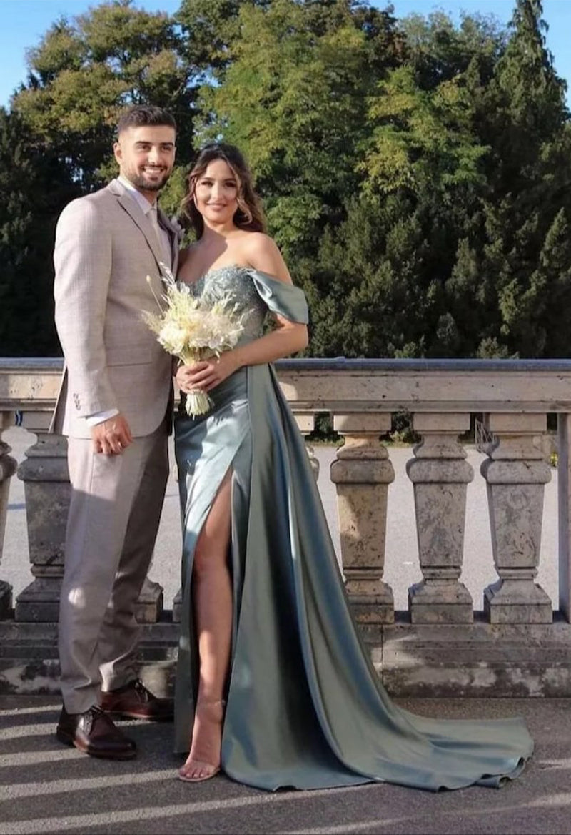 Off The Shoulder Short Sleeve Slit Applique Sheath Court Train