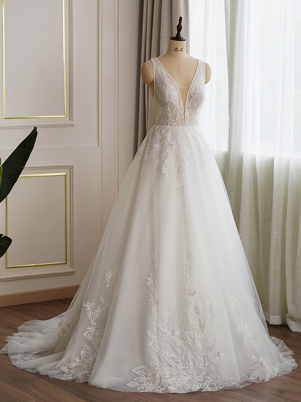 Beaded Neckline Lace Ball Gown Wedding Dress As Picture