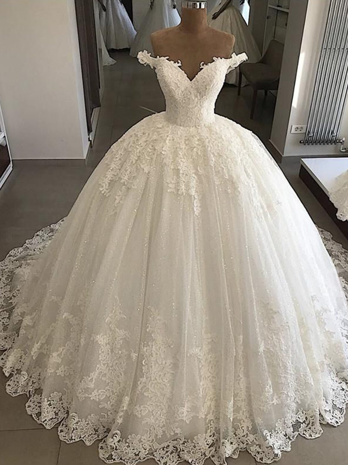 Classic Off-the-shoulder Wedding Dress With Lace Appliques As Picture