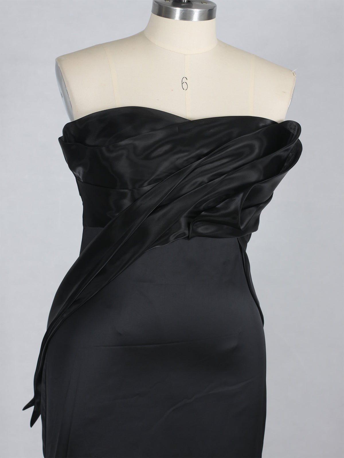 Black Sweetheart Pleated & Ruched Sheath Evening Dress