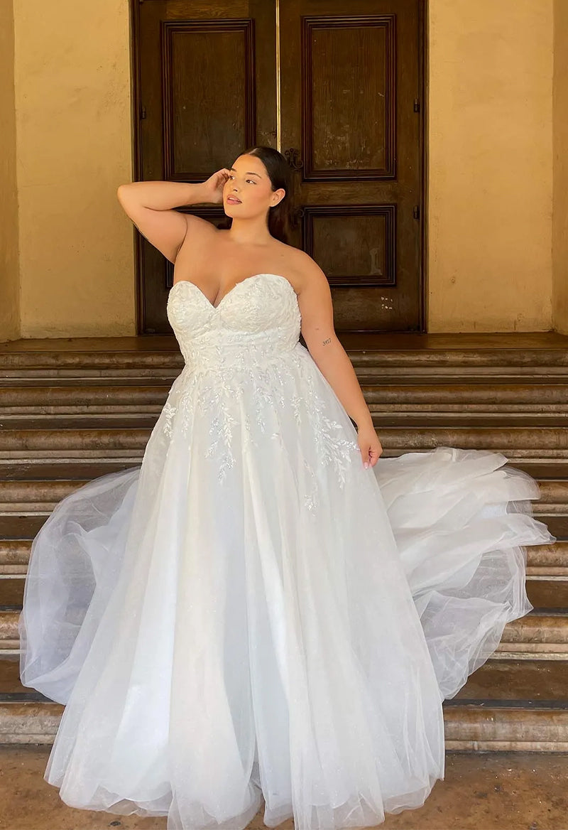 Sweetheart Neck Sleeveless A Line Chapel Train Tulle Wedding Dress As Picture