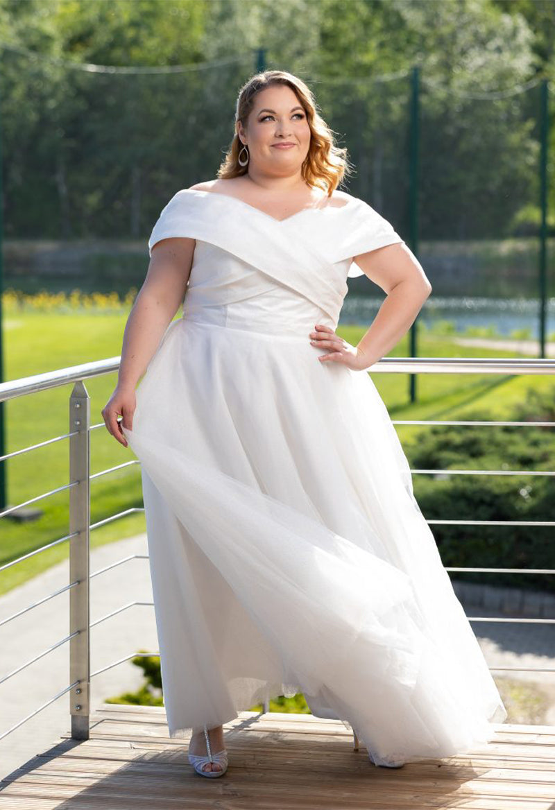 Plus Size Simple A Line V-Neck Satin Lace-Up Short Sleeve Wedding Dress