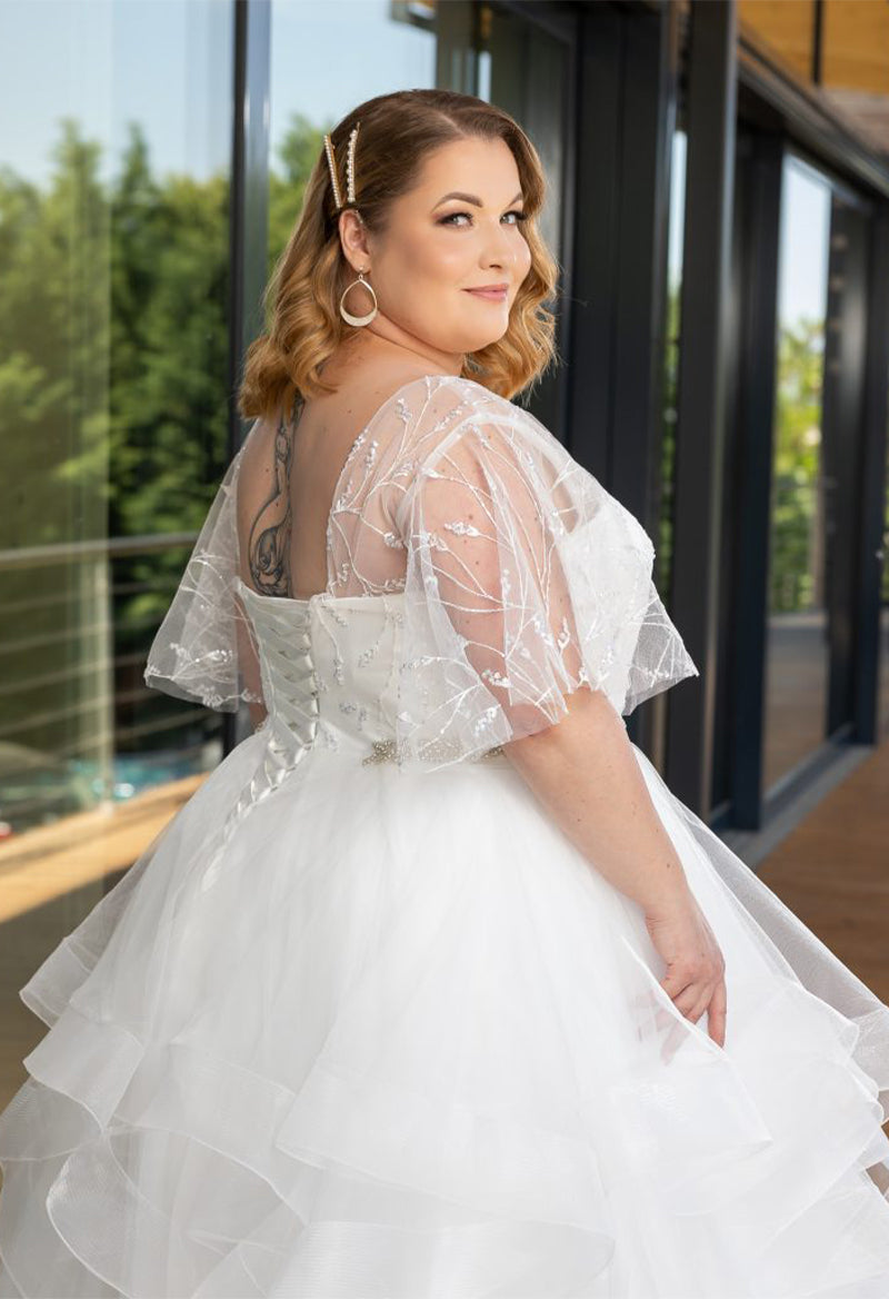 Plus Size Organza Sweetheart Neck Sleeveless A Line Floor Length Wedding Dress With Wrap