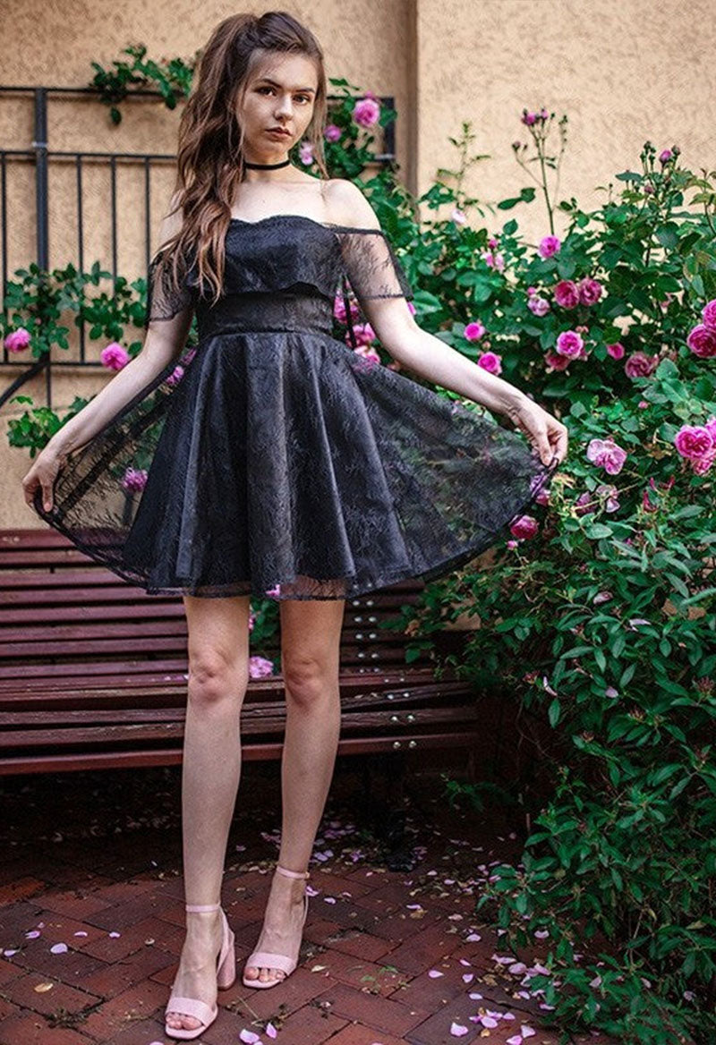 Sweetheart Neck Short Sleeve Lace A Line Short Homecoming Dress As Picture