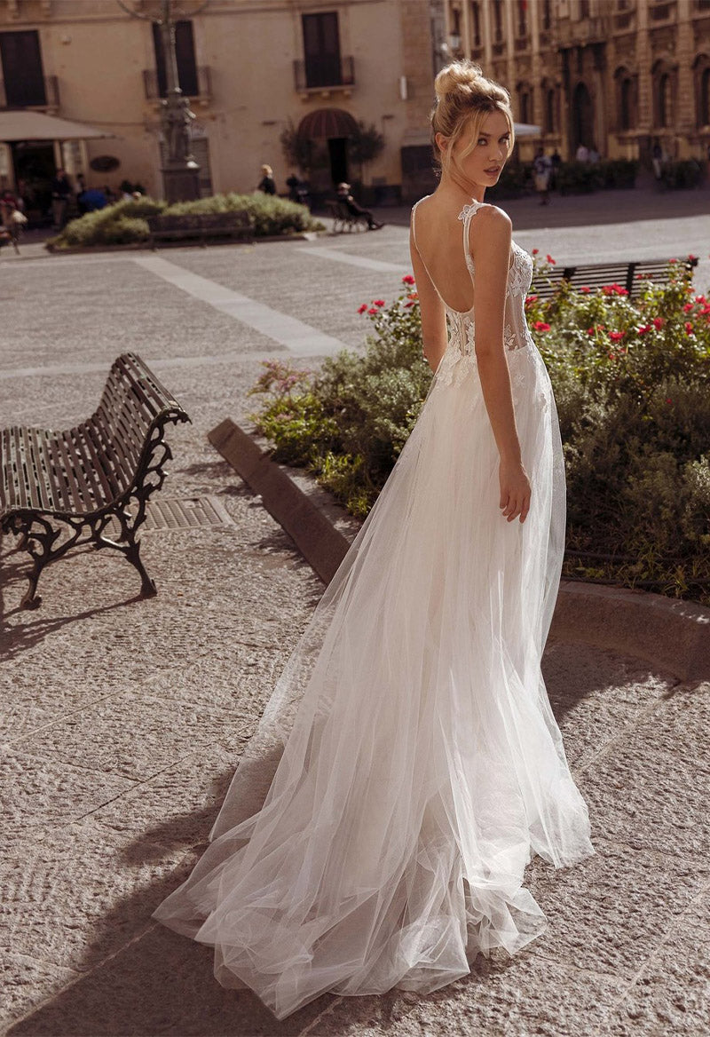 Square Neck Appliquéd Tulle Sleeveless A Line Sweep Train Wedding Dress