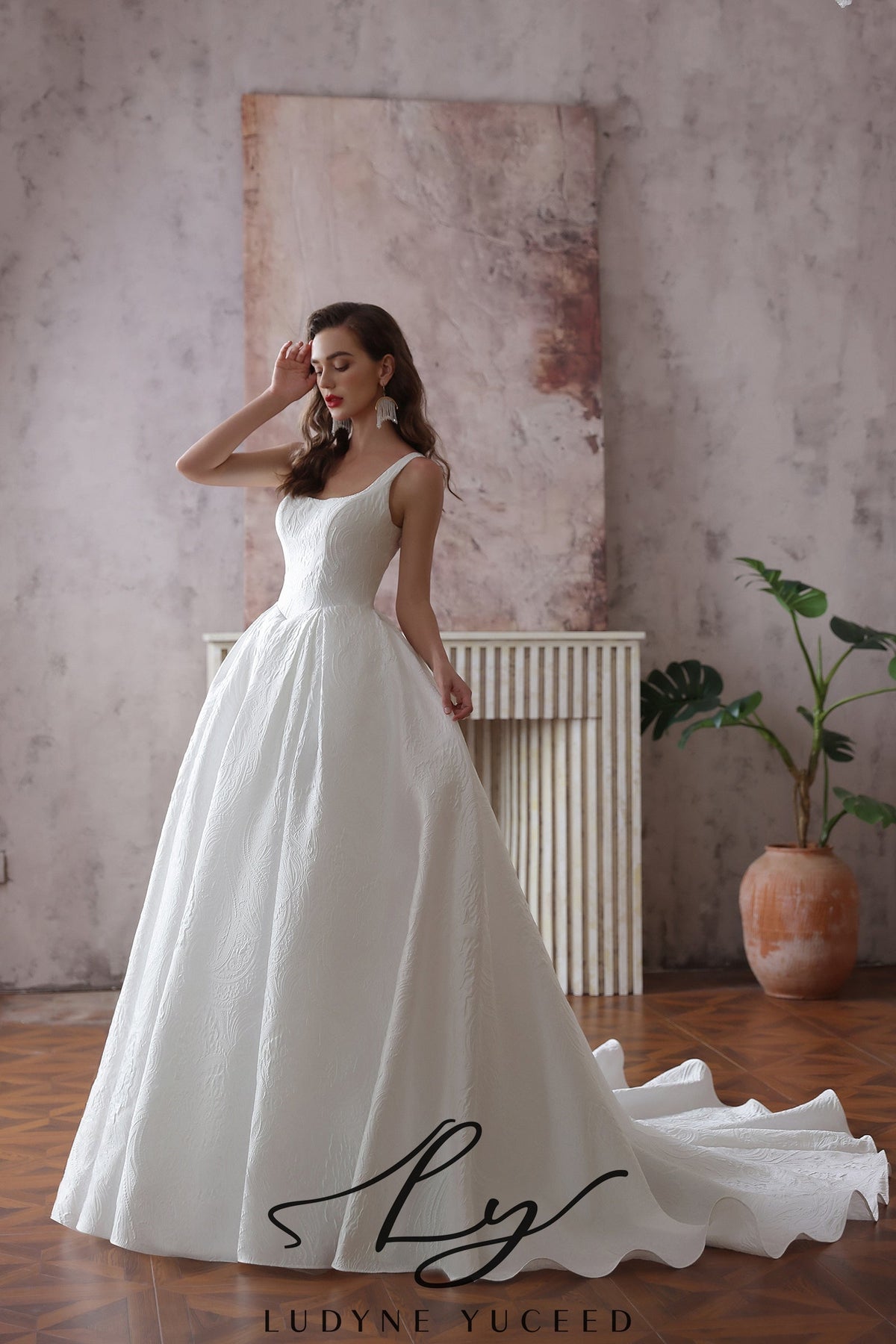 Luxury Square Neck Jacquard Satin Ball Gown Wedding Dress