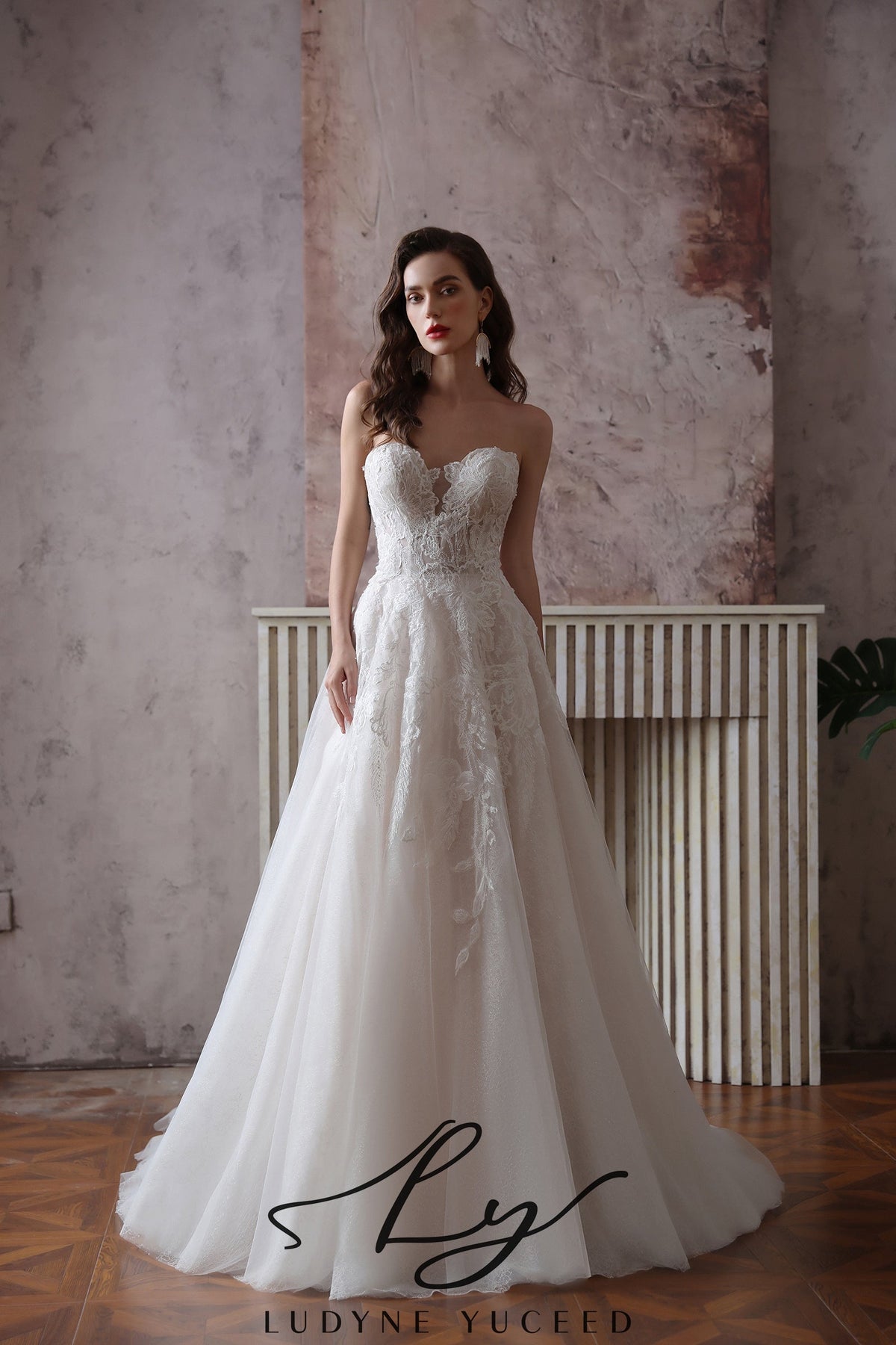 Enchanting Sweetheart Neckline Bridal Gown