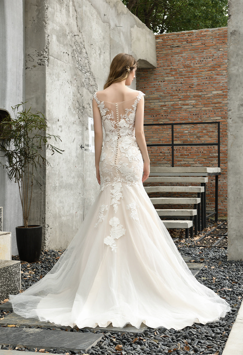 applique lace fishtail wedding dress and lace edge veil for Lauren »  Felicity Westmacott