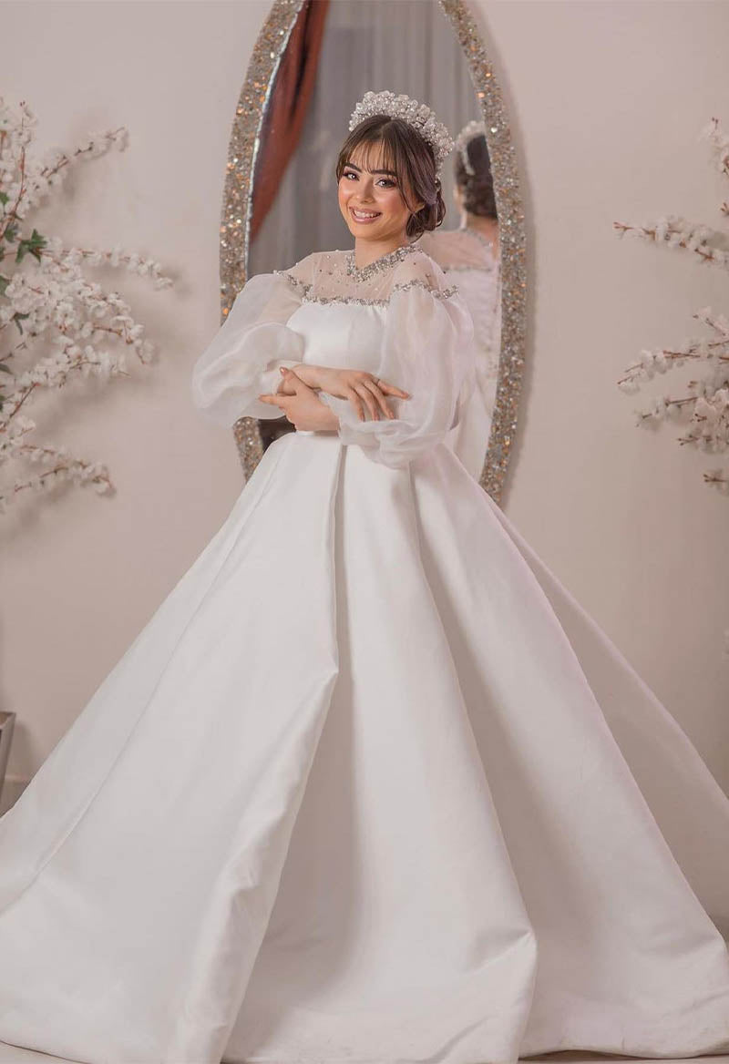 Luxurious Round Neck Beaded Tulle Court Train Puff Sleeve Wedding Dress As Picture