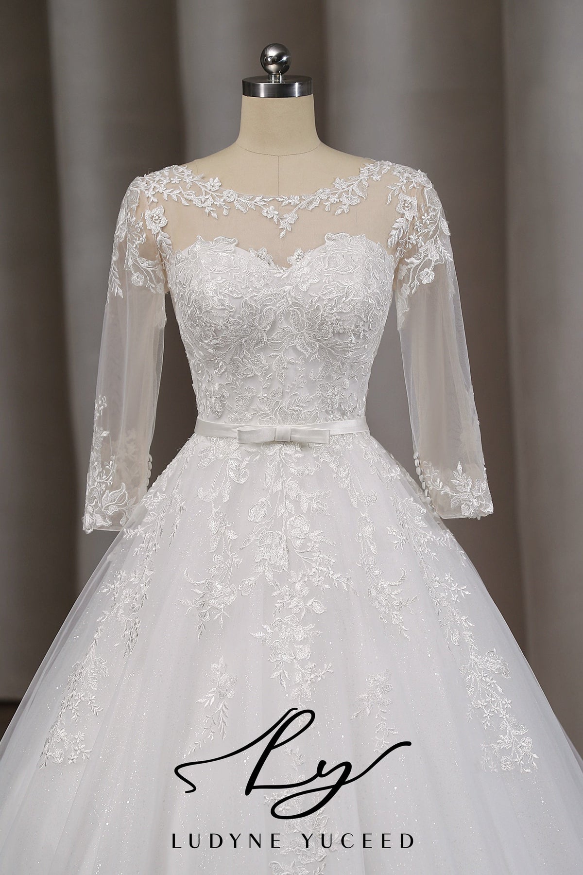 Graceful Ballgown Wedding Dress with Exquisite Floral Detailing