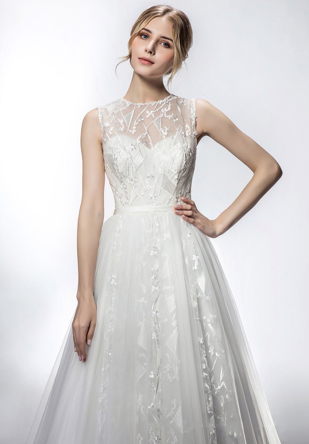 Romantic Wedding Dress With Lace Appliques