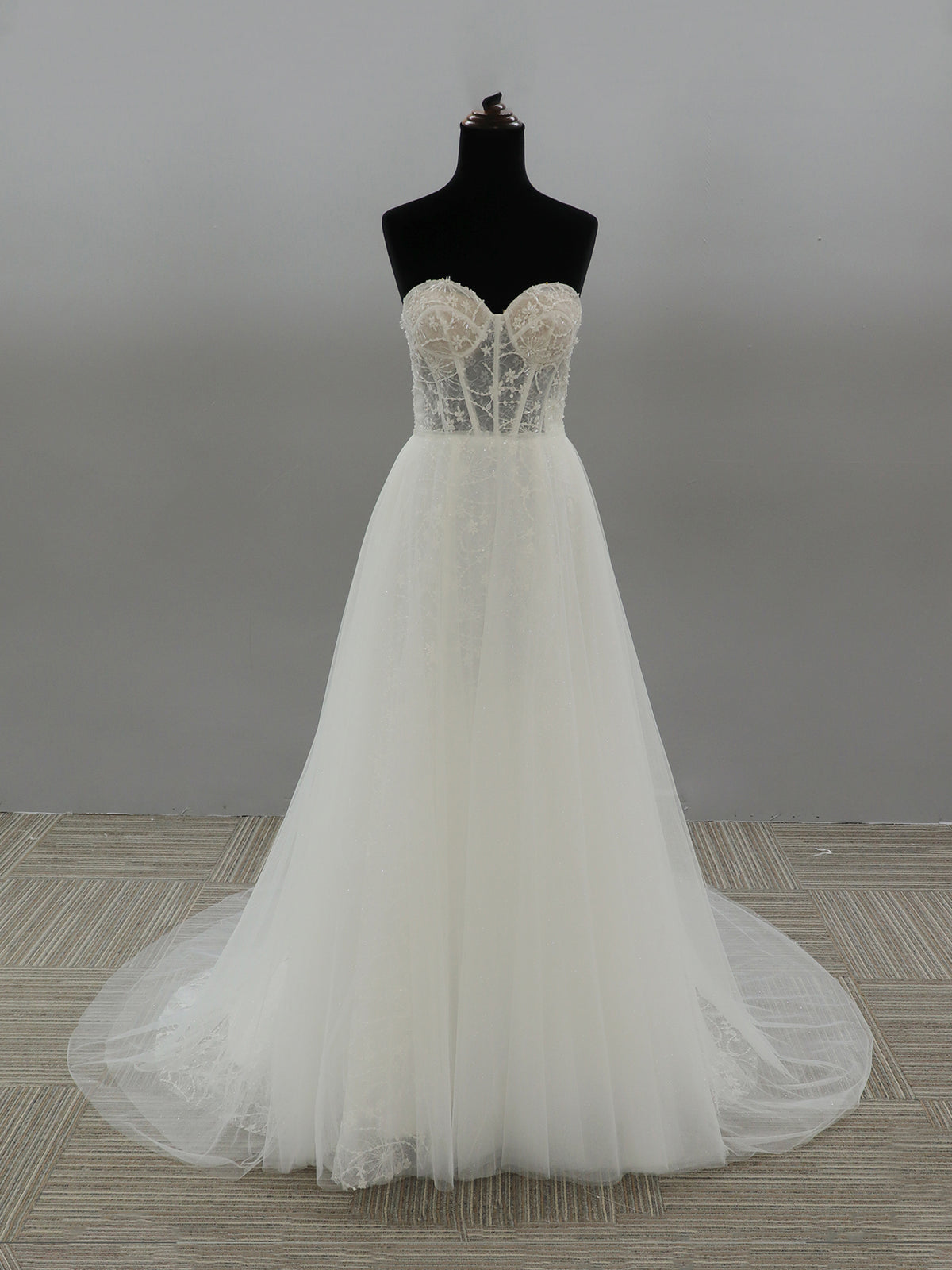 Classic Court Train Sweetheart Flowers Wedding Dress As Picture