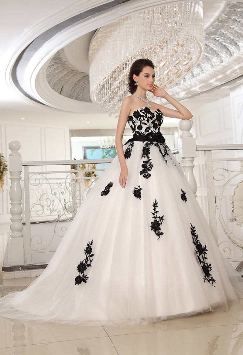 Sweetheart Neck Black and White Lace-Up Appliquéd Wedding Dress