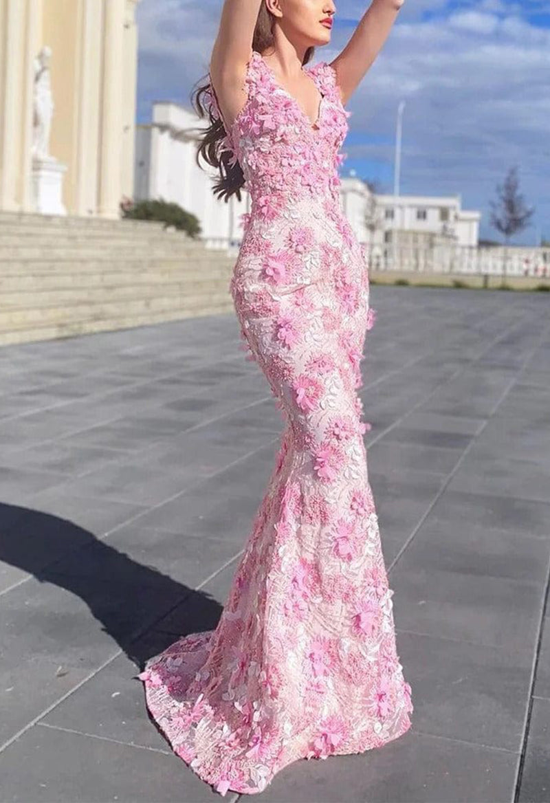 V-Neck Appliqué Sleeveless Prom Dress