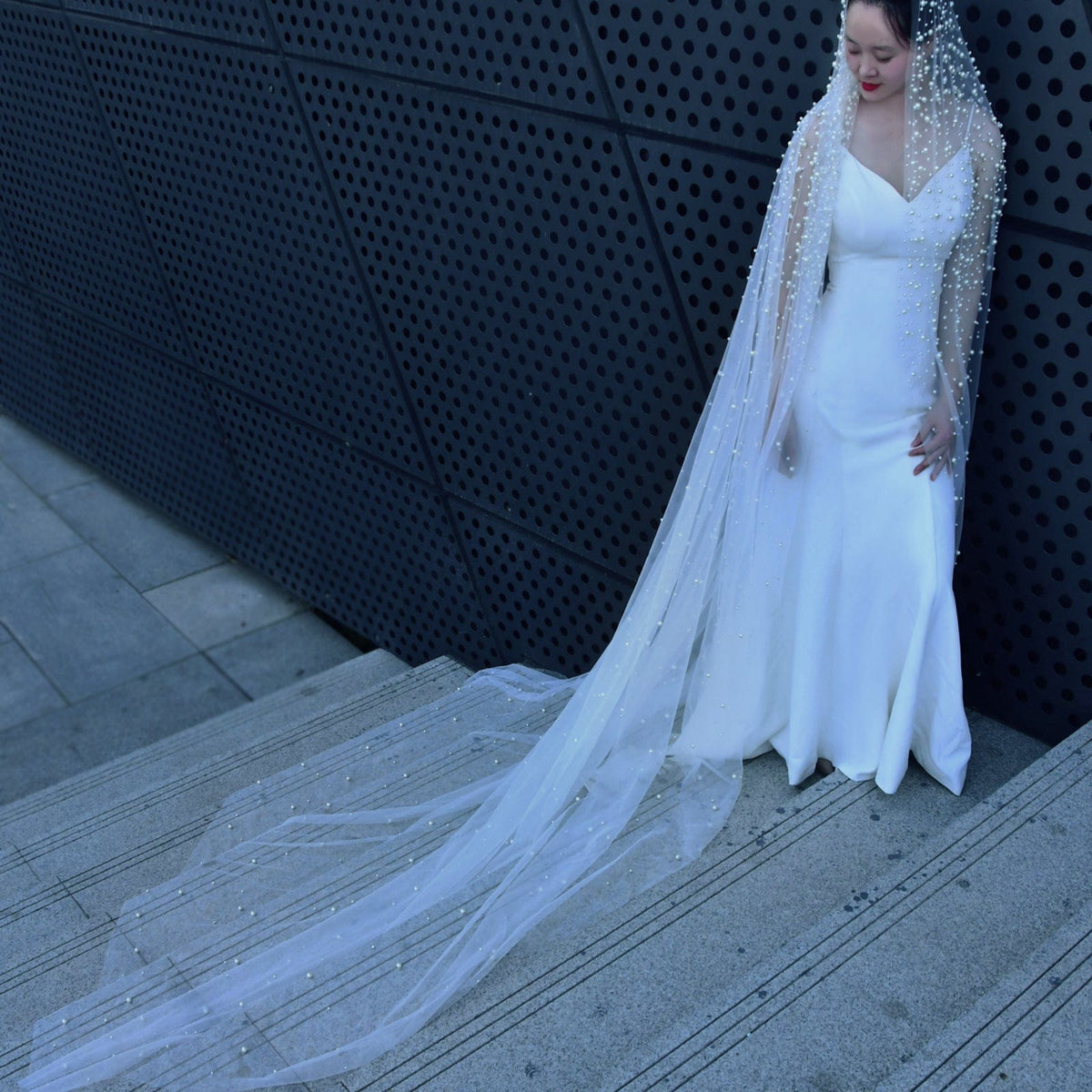 One-Tier Cut Edge Tulle Chapel Veils With Pearls V139