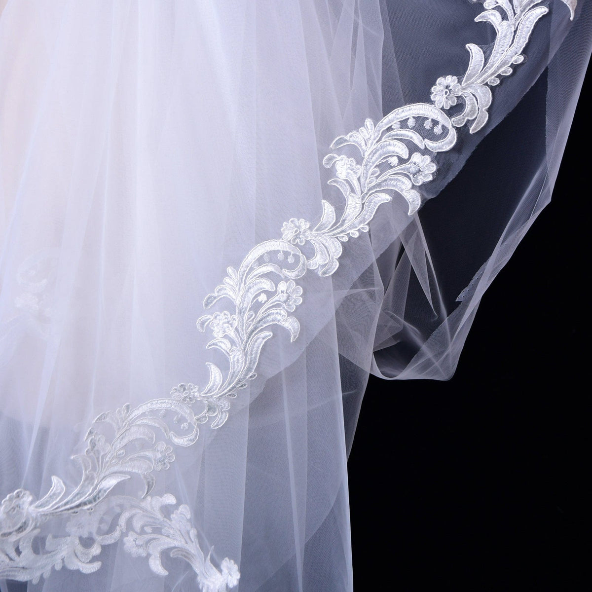 One-Tier Leaves Edge Tulle Cathedral Veils V75