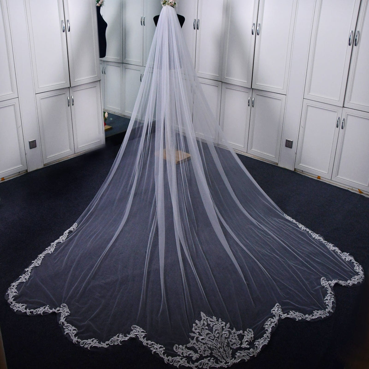 One-Tier Leaves Edge Tulle Cathedral Veils V75