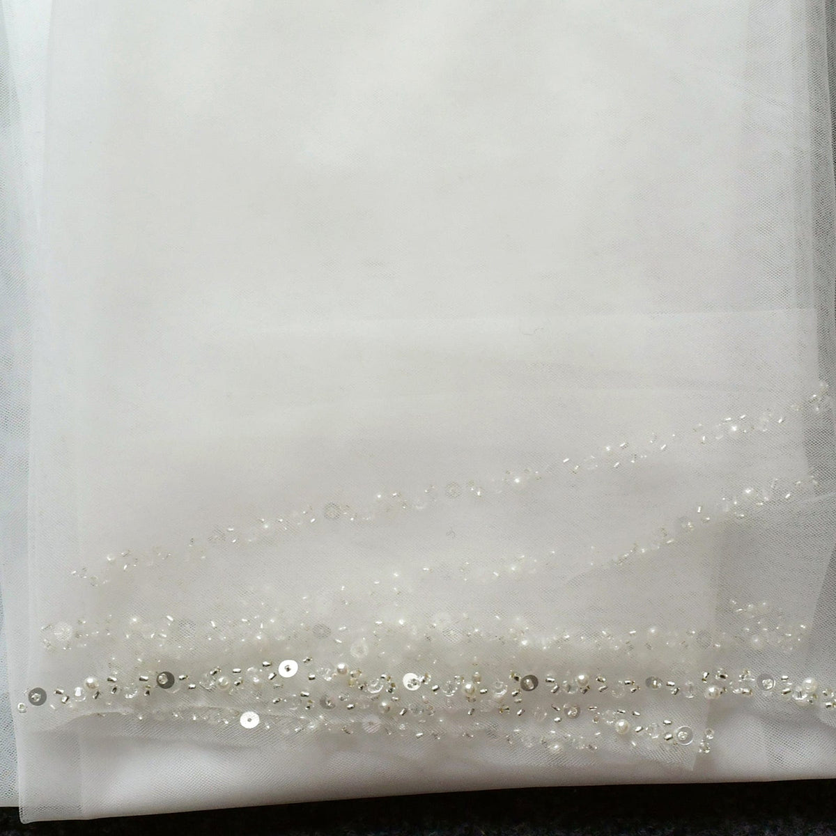 Simple Atmosphere Beaded Bridal Veil With Haircomb V128 Light Ivory 100*160CM